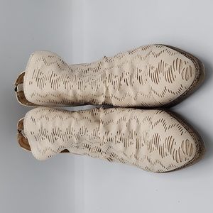 NWOT - Blowfish Malibu Sean Bootie